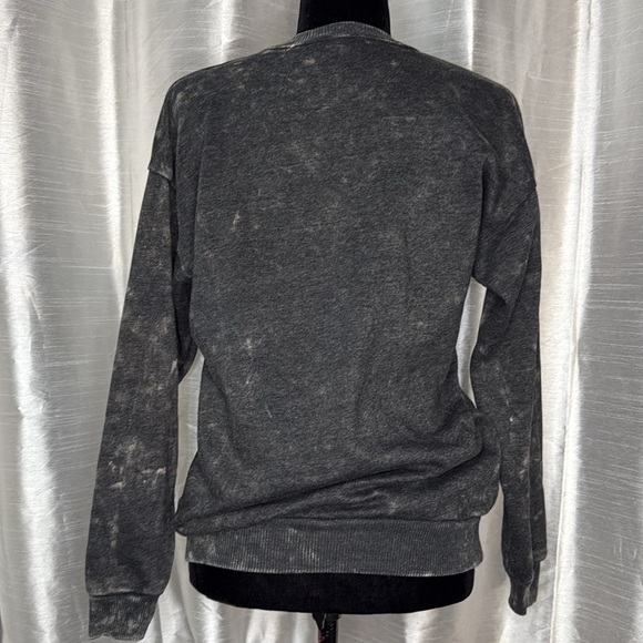 No Boundaries NOBO Free Spirit Graphic Juniors XS Washed Out Crewneck Sweatshirt - Picture 4 of 7